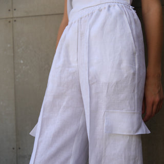 White linen cargo pants with elastic waist