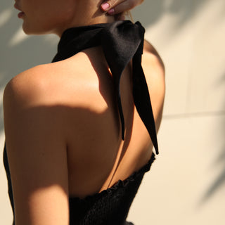 Open back and tie details