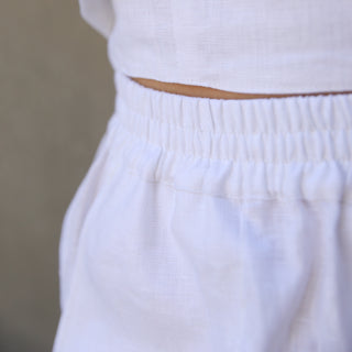 Details linen women shorts