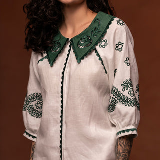 'Veres' Linen Embroidered Shirt with Green Richelieu Collar