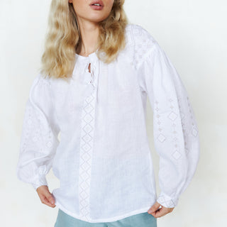 Linen shirt with embroidery